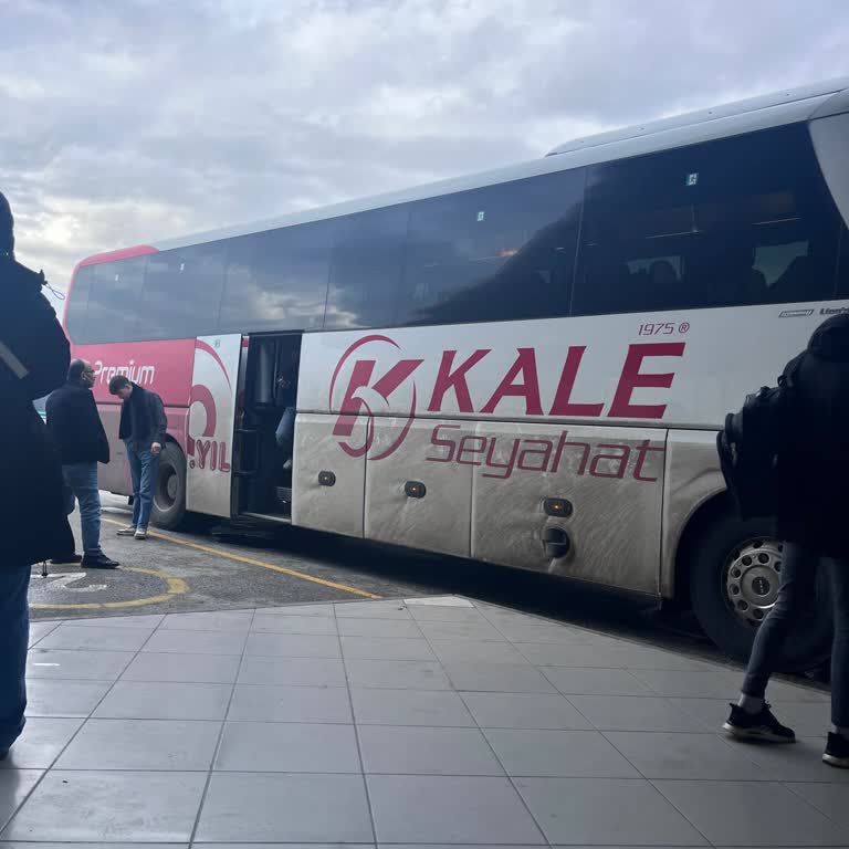 Otobüs 15 Dakika Gecikti Sonrası Gelmedi Ve İade İmkânsız