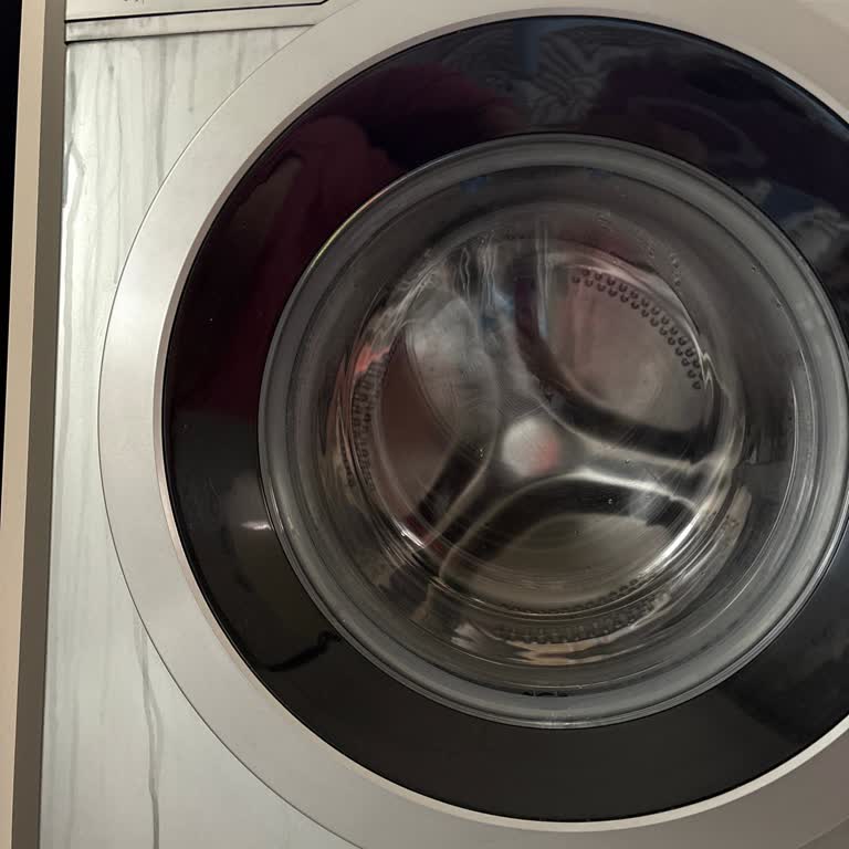 Beko Çamaşır Makinesinin Ön Panelindeki Kalıcı Lekeler Ve Deformasyon Şikayeti