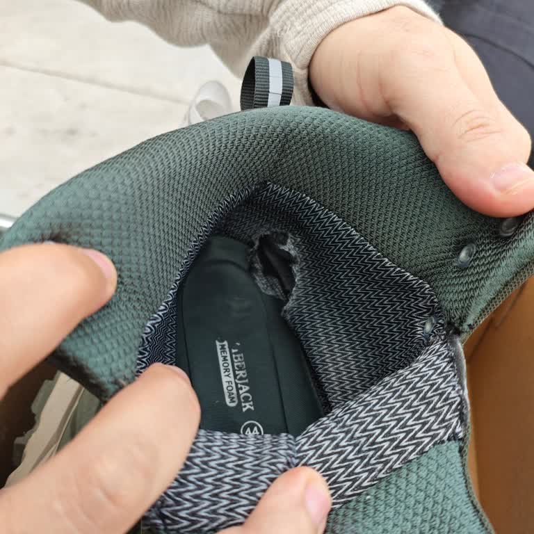 Garanti Kapsamındaki Botta Yırtılma, Mağaza Değişimi Reddetti