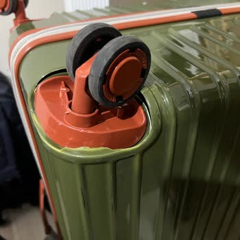 Garanti Kapsamındaki Valizlerde İlk Kullanımda Tekerlek Kırılması Ve Çözüm Reddi