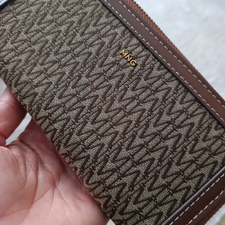 Mango 31 Gün Sonra Hediye Kartıyla Değişim Hakkını Reddetti