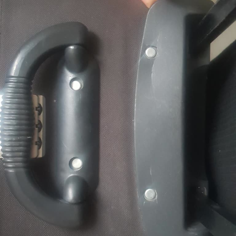 Ajet Uçuşunda Valiz Kırıldı Ve Çözüm Bulamıyorum