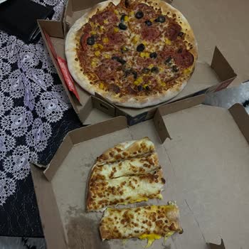 Soğuk Teslim Edilen Pizza Ve Sarımsaksız Peynirli Ekmek Şikayeti