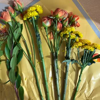 Çiçek Sepeti Kısacık Çiçeklerle Hazırlanan Buket, Vazoya Uyum Sağlamıyor