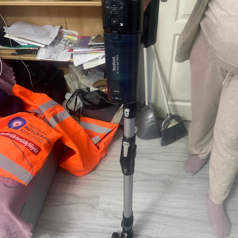 Tefal Air Force Dikey Süpürge Batarya Arızası Ve Değişim Talebi