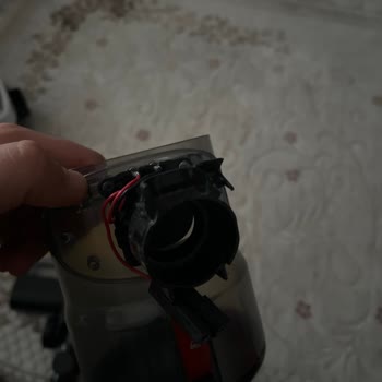 Arçelik SD6141 Dikey Süpürgede Ara Parça Bağlantı Sorunu Ve Pedal Borusu Yırtılması