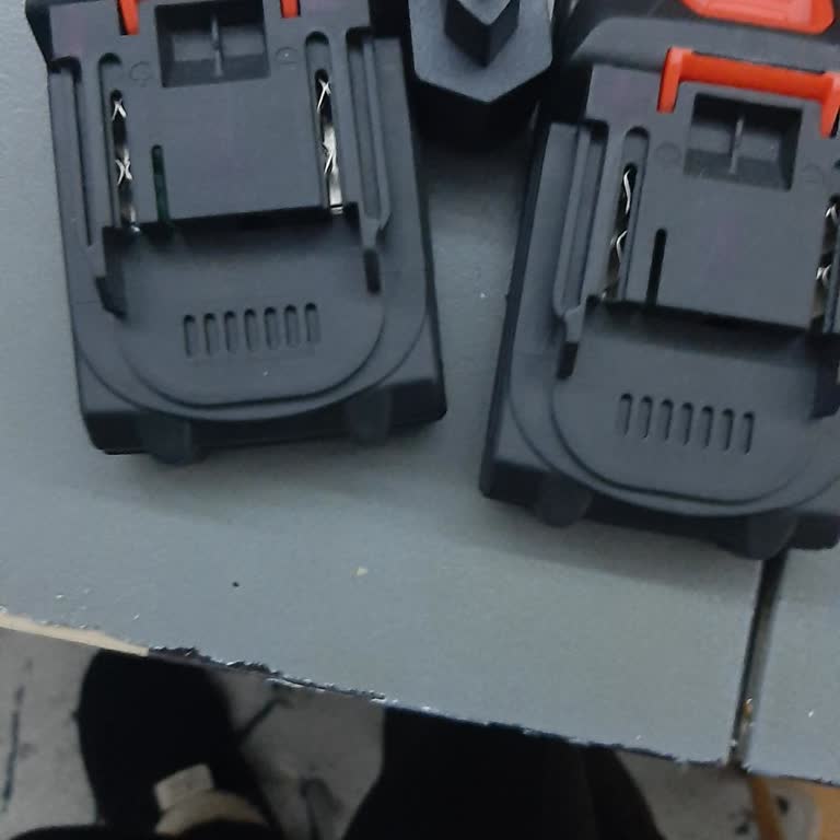 Robo Araba Yıkama Makinesi Batarya Ve Şarj Adaptörü Sorunu