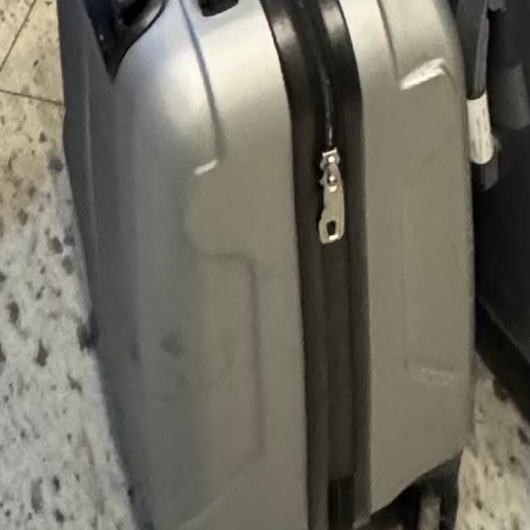 Ajet Complaint Regarding Disrespectful Treatment During Boarding – VF1002