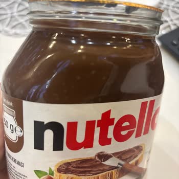 Açılmamış Nutella Kavanozunda Organizmalar