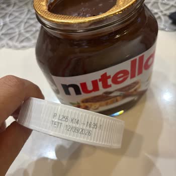Açılmamış Nutella Kavanozunda Organizmalar