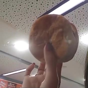 Burger King'den Hamburger Aldım Üstü Ve Altı Ekmeğin Alt Kısmından!