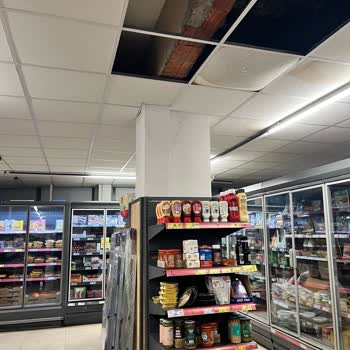 Mağazada Tavan Sızıntısı ve Kaygan Zemin Sorunu