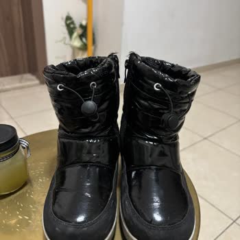 Kayseri Forum FLO Mağazasındaki Kinetix Botta Tabanda Çökme Ve Değişim Talebi