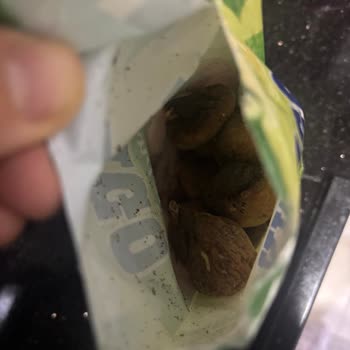 Şok Markette Kuru İncirde Canlı Kurtlar Görülmesi