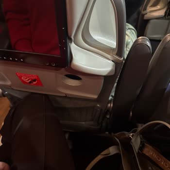 Anadolu Turizm'in Eski Otobüslerinde Çalışmayan Koltuk Ayarları Ve Yüksek Bilet Ücretleri