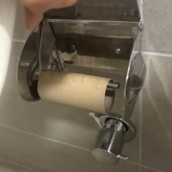 Mersin Şehir Hastanesinde Hijyen Malzemelerinin Yokluğu İnsan Onurunu İhlal Ediyor