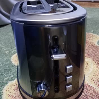 Beko 5120 Ekmek Kızartma Makinesinin Hasarlı Kutusu Ve Göçük Ürünü İçin Değişim Talebi