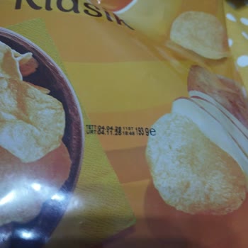 Lays Mega Cipsinde Yoğun Yağ Kokusu Ve Motor Yağı Tadına Benzeyen Lezzet