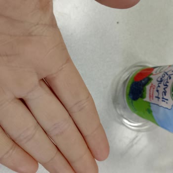 Sütaş Yoğurdunda Taş Parçaları: Sağlık Riski Ve Denetim Soru İşareti