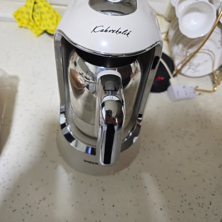 Arızalı Kahve Makinesi Ve Lekeli Çay Makinesi İçin Hızlı Çözüm Talebi