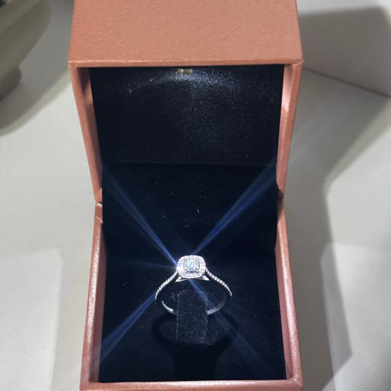 Atasay Mağazasında Yüzük Kutusu Renk Seçeneği Sunulmadı