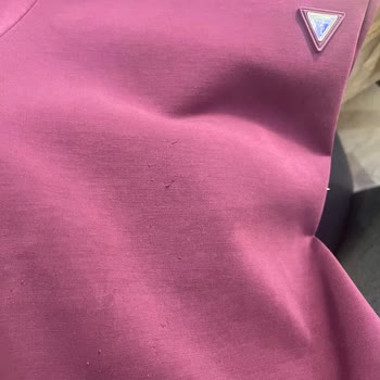 Üçüncü Giyimde Çekilen İplikler Nedeniyle Kullanılamaz Eşofman Altı Ve Mağaza Çözüm Yoksunluğu