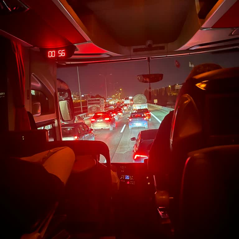 Uzun Trafik Sırasında Su İkramı Yapılmaması Ve Muavinin İlgisiz Davranışı