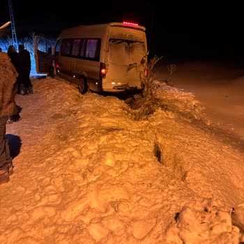 Güvenli Olmayan Şoför Ve Araçla Turda Çocuklu Ailelerin Yaşadığı Korkunç Tehlike Ve Telafi Eksikliği