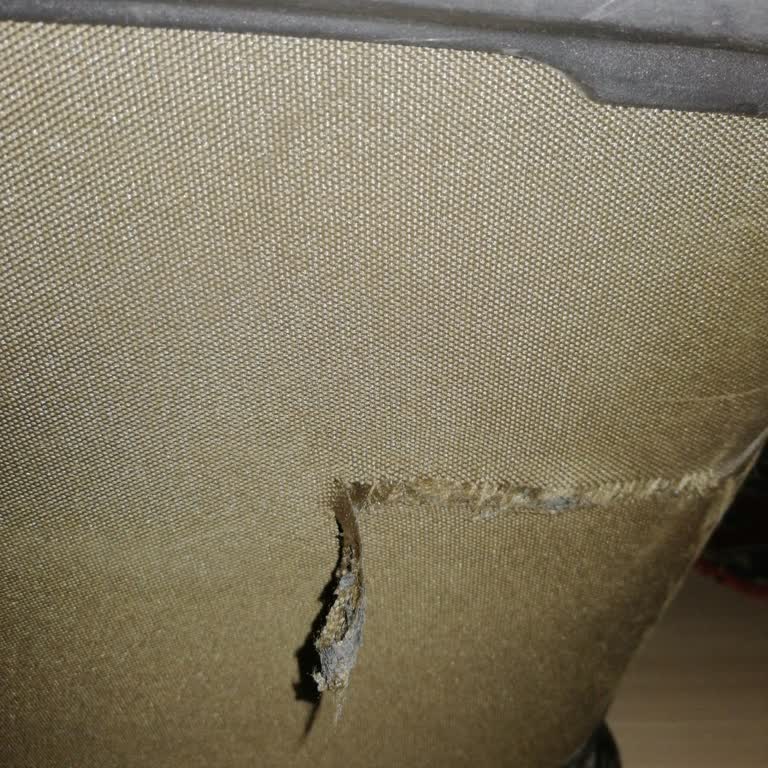 Ajet'te Özensiz Bagaj Yüklemesi Sonucu Hasarlı Bavul Ve Tutanaksız Mağduriyet