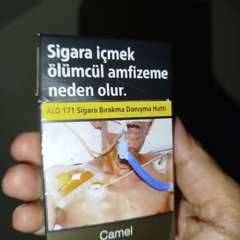 Sigara Paketlerinde Odun Parçası Benzeri Sert Parçalar