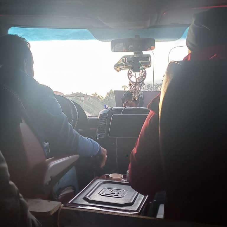 Buzlu Turizm’de Çift Koltuklu Otobüse Zorla Bindirme Ve Gecikme