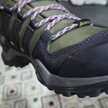 Adidas Terrex Ayakkabısındaki Üretim Kusuru Nedeniyle Ayağımda Şiddetli Ağrı Ve Değişim Talebi