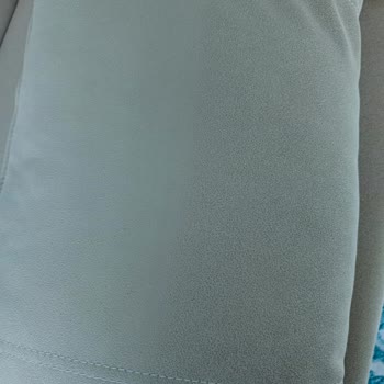 Koltuk Takımında Renk Değişimi Ve Servis İhmaline Karşı Şikayet