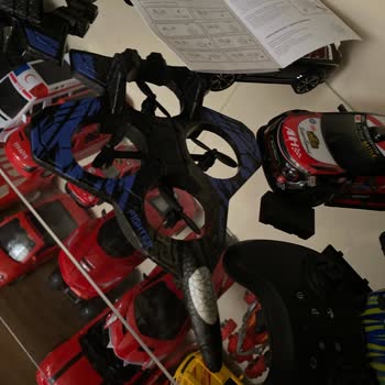 İki Oyuncak Uçak Bağlantı Sorunu Ve Satıcıdan Cevap Yok