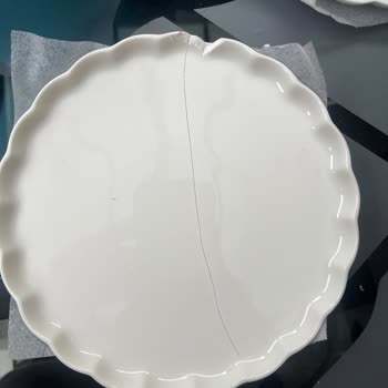 Kırık Yemek Takımı Ve Düşük Paketleme Kalitesi