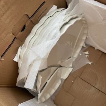 Kırık Yemek Takımı Ve Düşük Paketleme Kalitesi