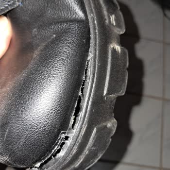 Kısa Sürede Parçalanan Kışlık Bot Ve Kutu Şartı Nedeniyle İade Reddi