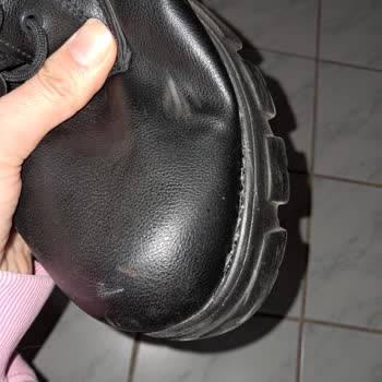 Kısa Sürede Parçalanan Kışlık Botta Kalite Sorunu Ve Kutu Nedeniyle İade Engeli