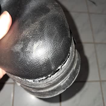 Kısa Sürede Parçalanan Kışlık Botta Kalite Sorunu Ve Kutu Nedeniyle İade Engeli