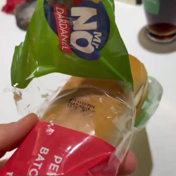 MR No Sandviçten Saç Çıktı!