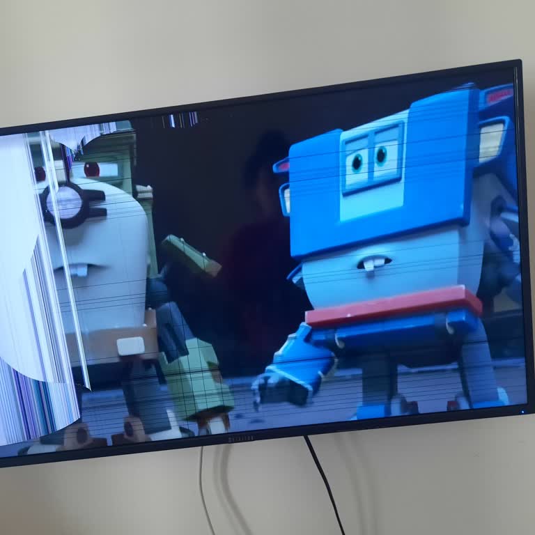 Kırık Ekranlı Televizyon İçin Ücretsiz Onarım Ve Saygısız Servis Davranışı Şikayeti