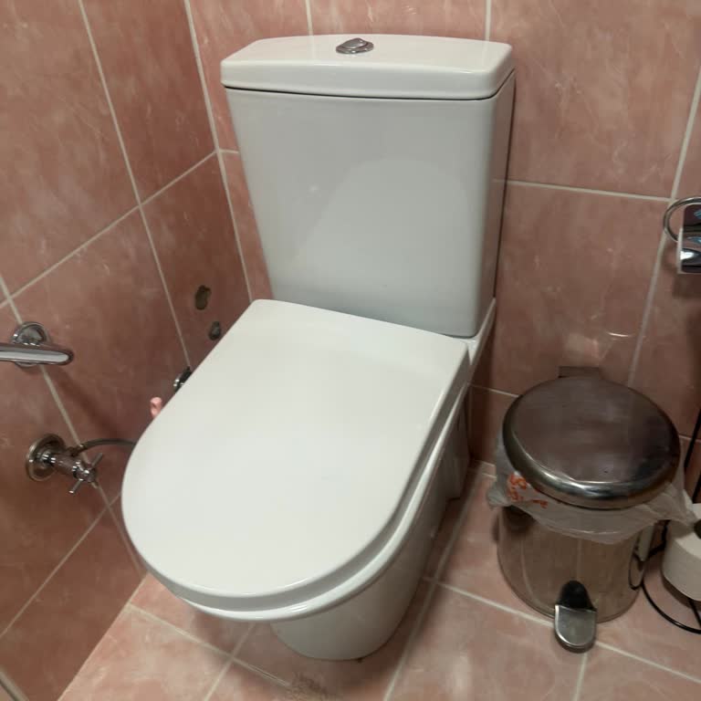 Klozet Sıçrama Sorunu Ve Kapağın Düşmesi İçin İade Talebi