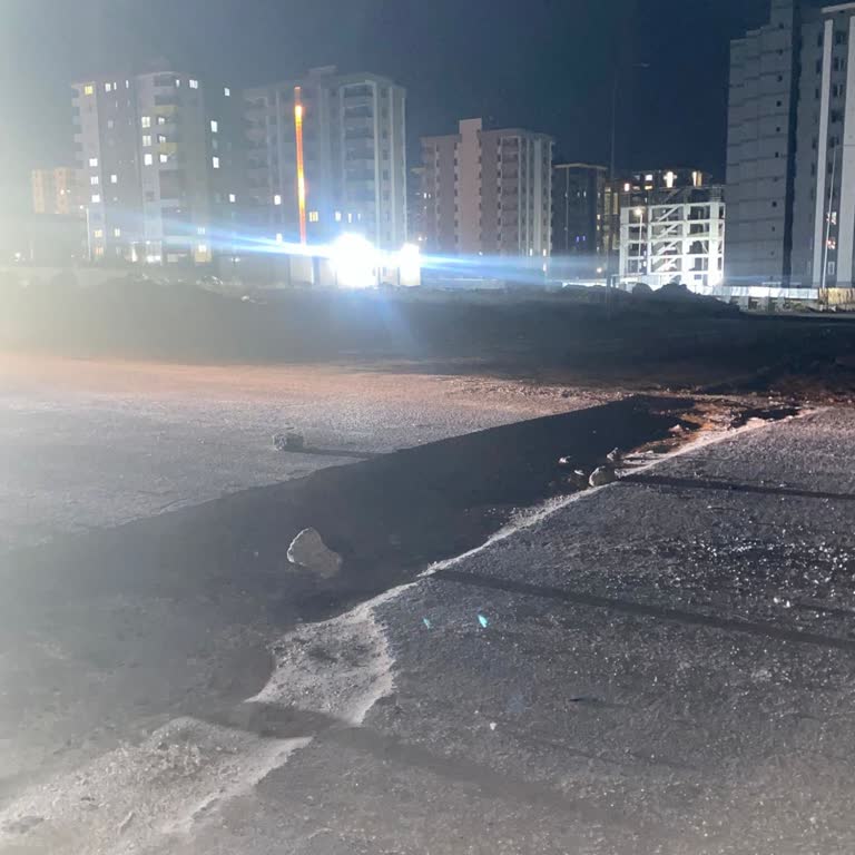Karaköprü Yol Çalışması Uyarısız Bırakıldı, Araç Kazası Ve Belediyenin İhmal Görüşü