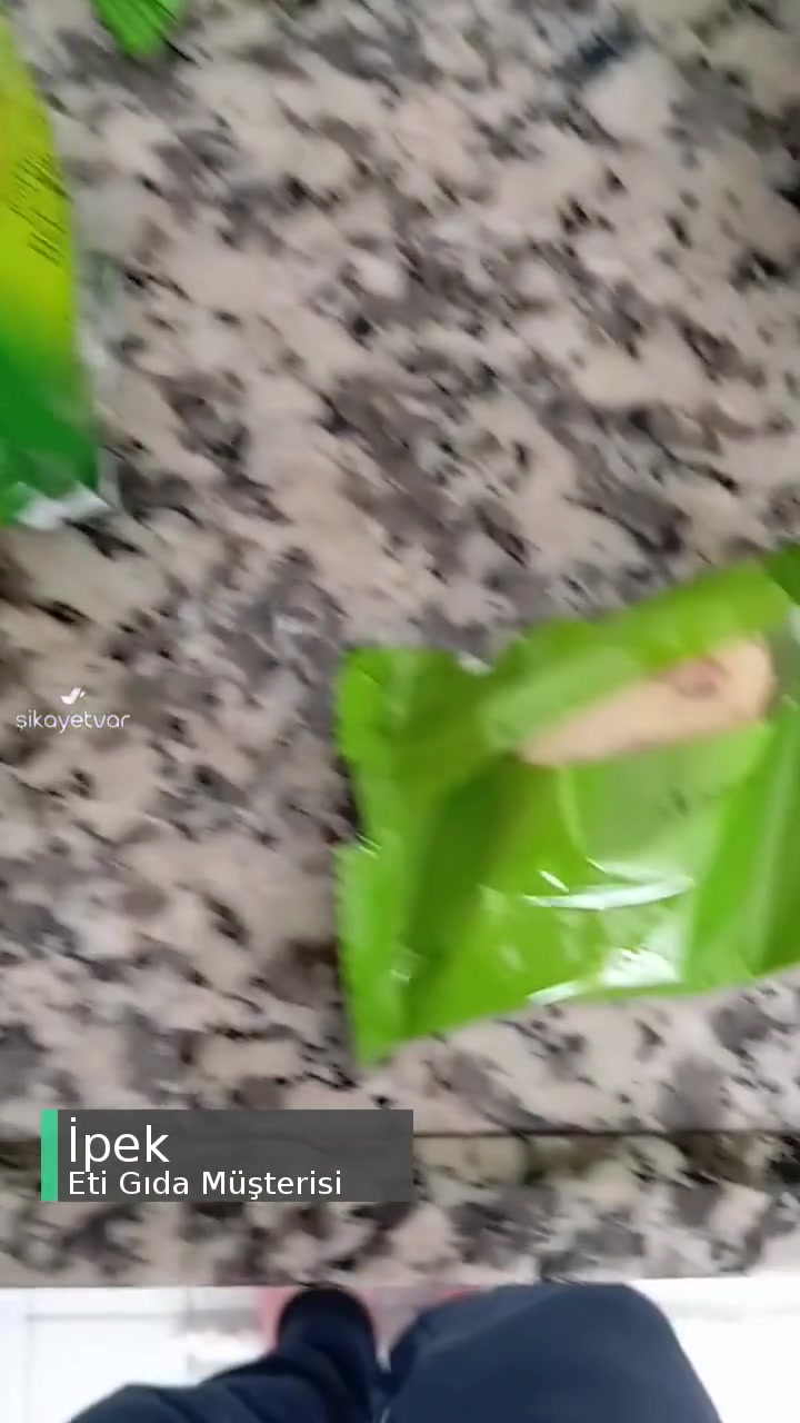 Eti Gıda Açılmış Paket Ve Rengi Değişmiş Paketi de Bayağı Bir Büyük videonun kapak resmi