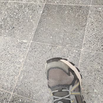 Su İticisi Olması Gereken Skechers Ayakkabısı Su Alıyor Ve Garanti Reddine Maruz Kaldı