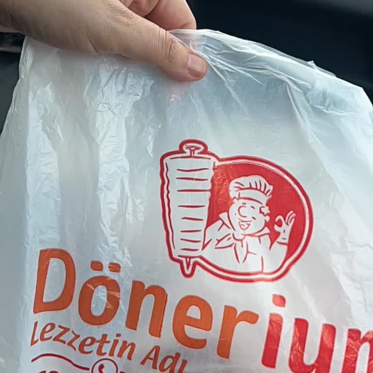 Dönerium | Erzurum Çalışanların Kötü Üslubundan Ve Yemekten Memnun Kalmadık!