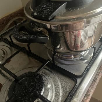 Düdükten Su Sızması Tencerenin Kullanılamaz Hale Gelmesine Neden Oluyor