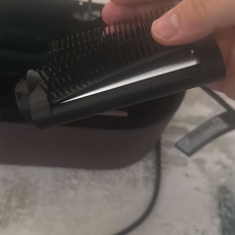 Dyson Airwrap Coanda Başlığındaki Üretim Hatası İçin Acil Değişim Talebi