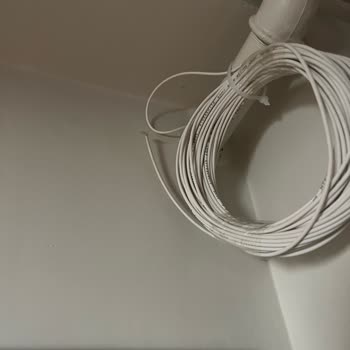 Türk Telekom Bina İçindeki Dağıtım Kutularını Kurmadığı İçin Fiber İnternet Kullanılamıyor