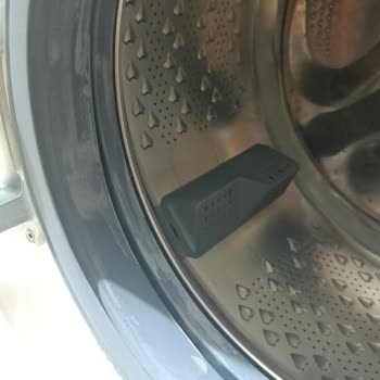 Grundig Açılmış Ve Kötü Kokulu Çamaşır Makinesi Teslim Edildi!